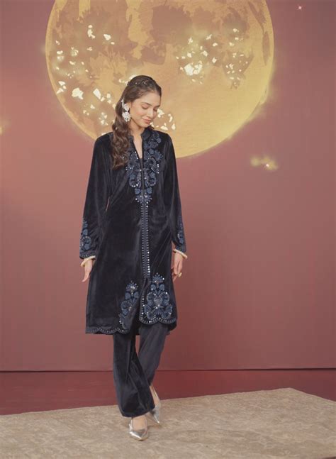 Shine Brightly with Lakshita’s Nitara Embroidered Velvet Set