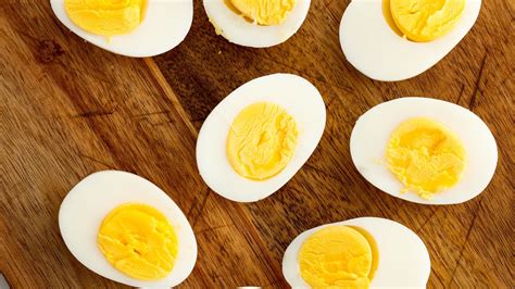 Can I Feed My Large Dog Hardboiled Eggs