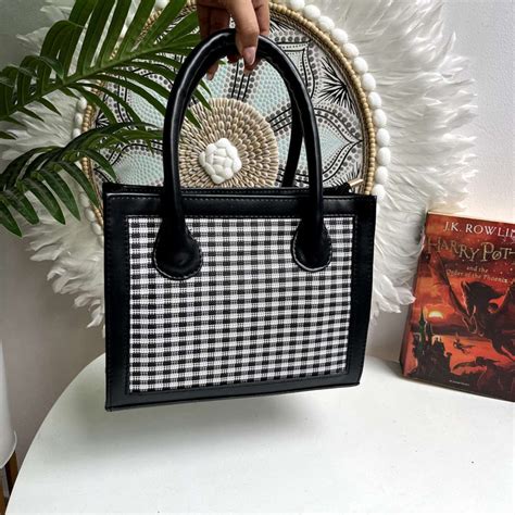 Not-So-Mini Totes – The Wedding Element