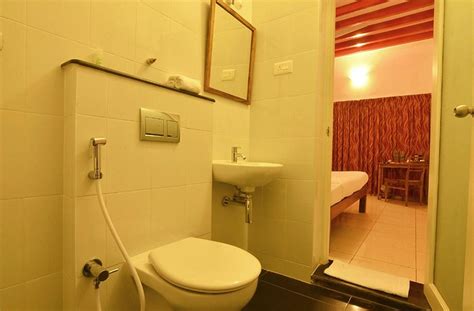 ANNSUN HOTEL (Pondicherry) - Hotel Reviews & Photos - Tripadvisor