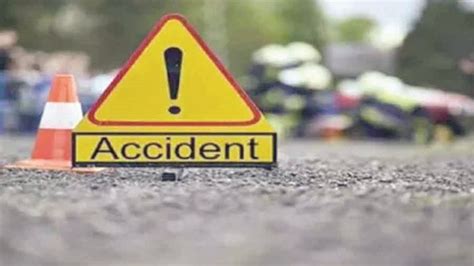 Two news channel employees killed in road crash in Noida