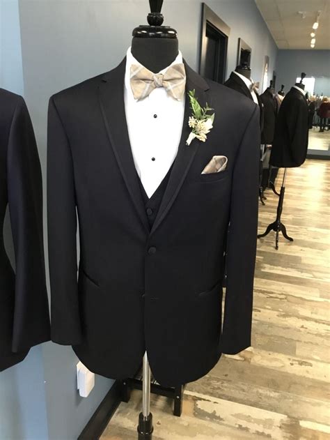 Pin by Darryn Werner on Wedding Party | Suit jacket, Single breasted ...