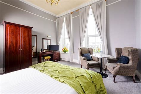 COMMODORE HOTEL (Cobh) - Hotel Reviews, Photos, Rate Comparison ...