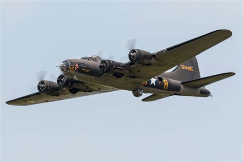 Battle Of The Bombers: The B-24 Liberator Vs The B-17 Flying Fortress
