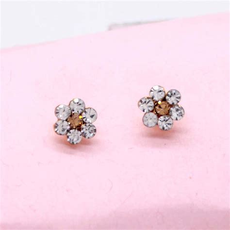 Buy White & Yellow Earing/Kundal For Idols at best price – MyKanha.com