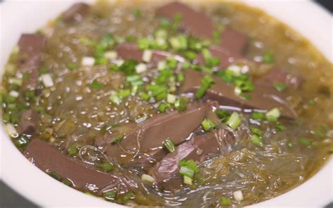 大厨教你做鸭血粉丝汤，做法简单，酸爽开胃，鸭血比豆腐还嫩 - 哔哩哔哩