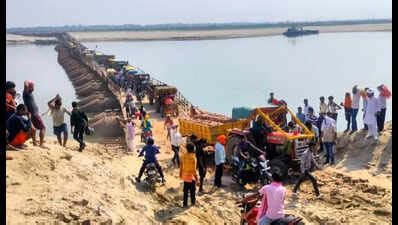 Pantoon bridge in peril, locals plead for urgent repair | Patna News ...