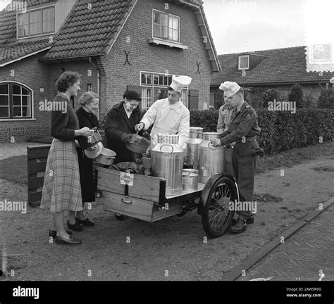 Milkmen hi-res stock photography and images - Alamy