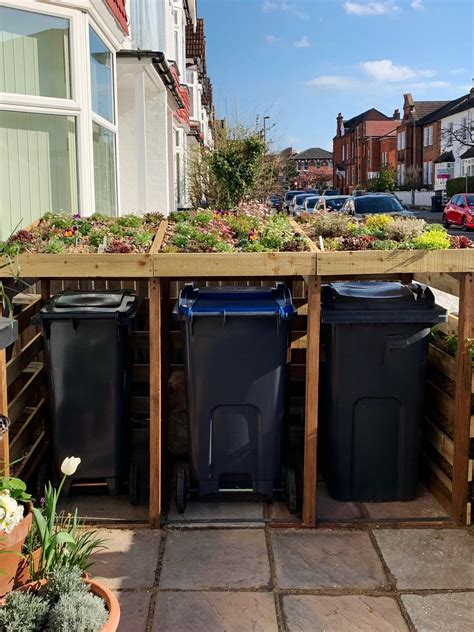 5 Smart Ways to Hide Your Trash Cans Outside