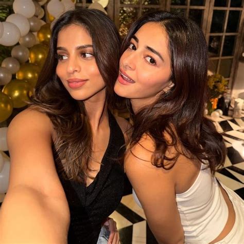 216 fun questions to ask friends, from your BFFs to new pals | Vogue India