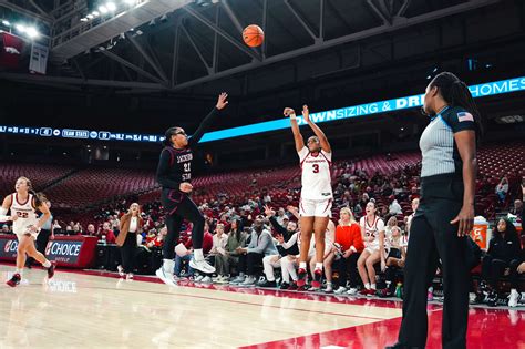 Ware Scores 24 to Lead Hogs Back to Win Column | Arkansas Razorbacks