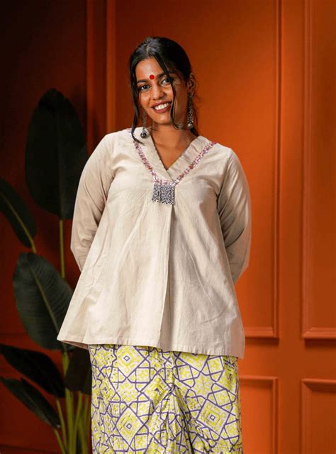 New Arrivals | Sustainable Women's & Kids Clothing | Prathaa - Weaving ...