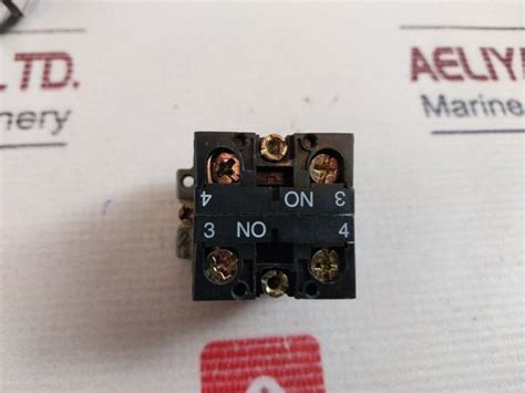 Telemecanique ZB2-BE101 Selector Switch 400V – Aeliya Marine Tech