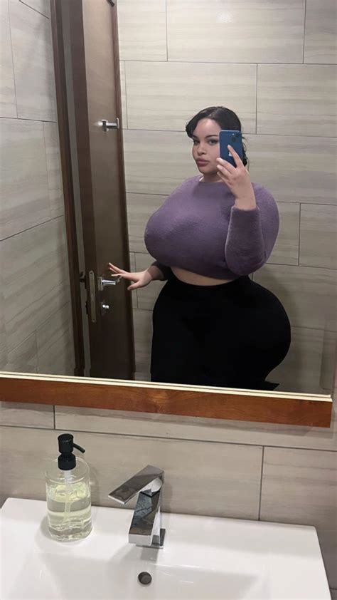 Mia Saaoud (@mia.saaoud) - Urlebird