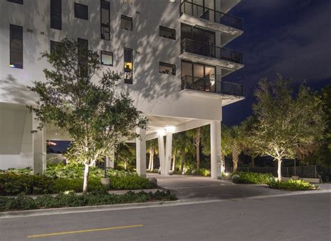 Adela at MiMo Bay Streetscape | Savino Miller Design Studio