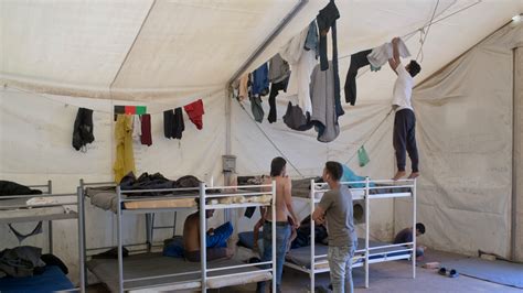 Migrants claim violence while pushed back from Croatia | Fox News