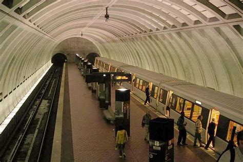 Bethesda Metro Station (Bethesda, 1984) | Structurae