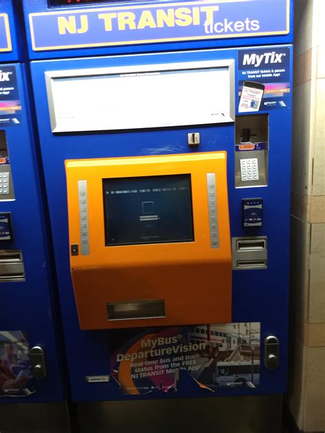 Windows 7 Login Screen on the NJ Transit ticket booth. : r/softwaregore