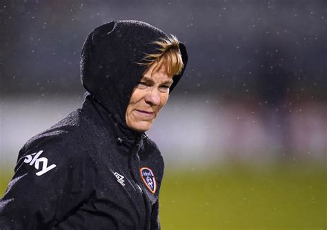 Ireland’s women’s soccer manager and FAI apologies for players singing ...