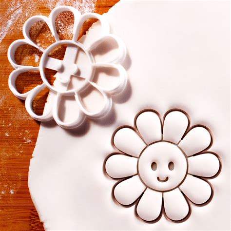 Happy Daisy Flower Cookie Cutter – Bakerlogy