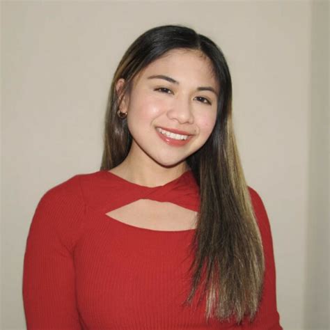 Britney Rose - Tagalog teacher - ₹1391/h