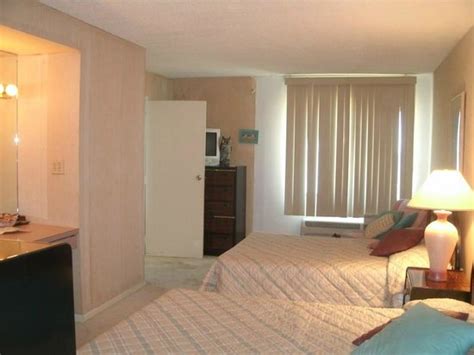 DOLPHIN RUN CONDOMINIUM (Virginia Beach) - Apartment Reviews, Photos ...