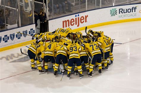 Michigan Hockey 的图像结果