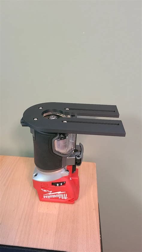 Milwaukee M18 Router Using Template Guide 的图像结果