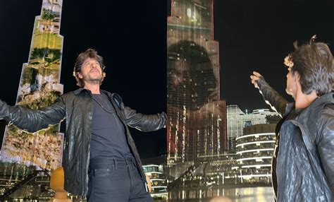 Shah Rukh Khan Takes Over Burj Khalifa! Does His Signature Pose As ...