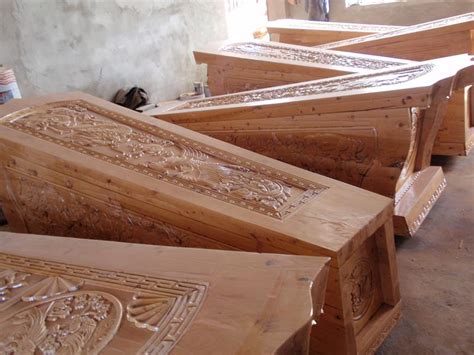棺材：为什么棺材是木头做的而不是其他材质呢？_尸体