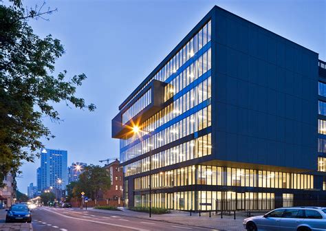 Office Building 的图像结果