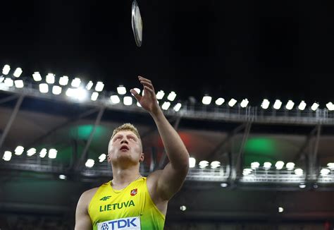 Discus thrower Alekna shatters longest-standing men's world record ...