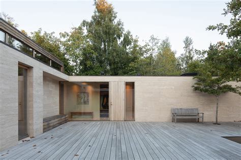 Photo 10 of 14 in Hawthorn Trees Grow Right Through the Decking at This ...