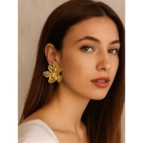 Buy Digital Dress Room Flower and Pearl Design Western Earrings Online