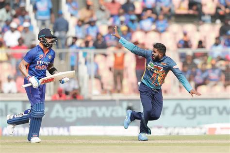 IND vs SL | Twitter trolls Wanindu Hasaranga's desparate snaky runup in ...