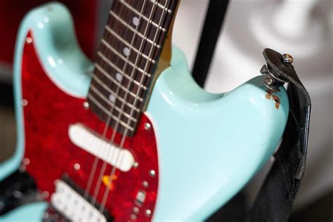 Guitar from Kurt Cobain's last tour fetches over $1.5 mln