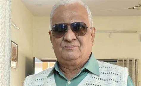 91-year-old mother's hand-knitted sweater for son goes viral for her ...