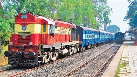 Train Cost : OMG! एक ट्रेन को बनाने में खर्च होते हैं इतने करोड़ रूपये ...