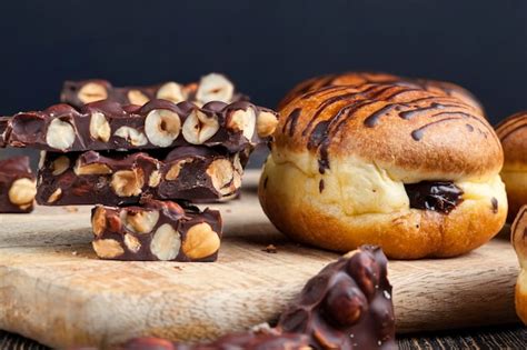 Premium Photo | Berlin donuts with chocolate filling