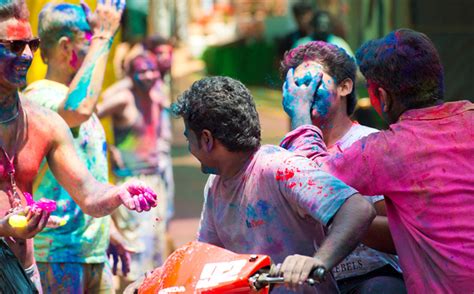 3 Sneaky Tips & Tricks To Get The Stubborn Holi Colours Right Off
