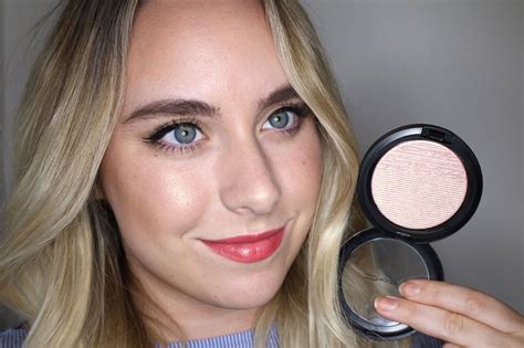 eye makeup highlighter