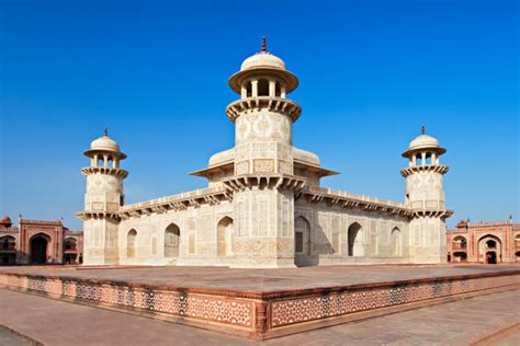 Women Built Monuments in India: 9 Incredible monuments in India built ...