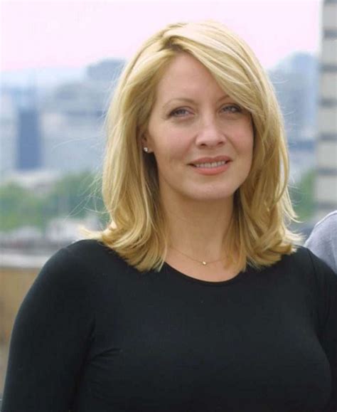 Linda Kozlowski Biography