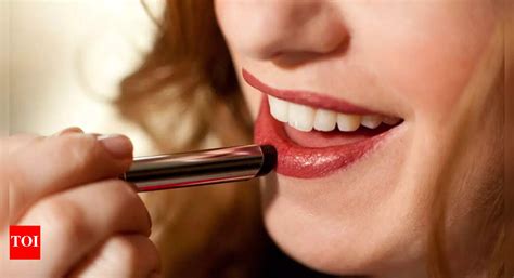 Lung cancer risk from lipstick: Understanding how heavy metals like ...