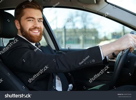 Man in Business Suit Side View 的图像结果