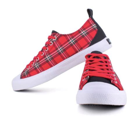Check out the best Sparx sneakers for men for a diverse shoe collection