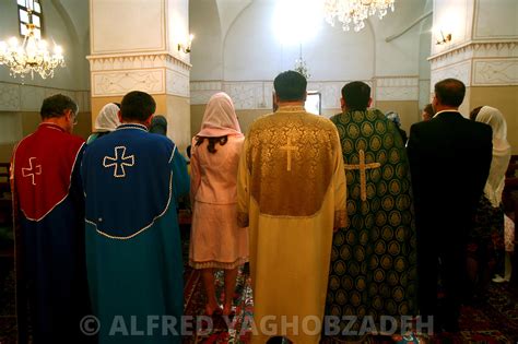 Alfred Yaghobzadeh Photography | Christians of iran