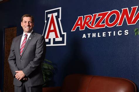 Pac-12 athletic directors have lowest salaries in the Power 5