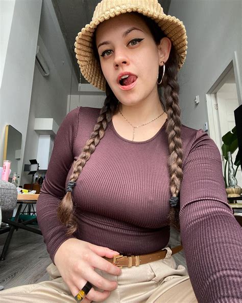 Nicole Doshi Bio, Age, Career, Net Worth, Height, Education, Boyfriend & More - SPARK TIME