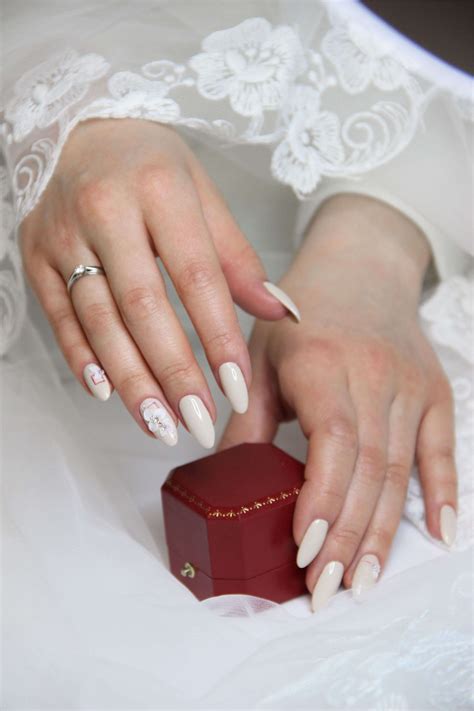 Naio Nails UK Bride 的图像结果
